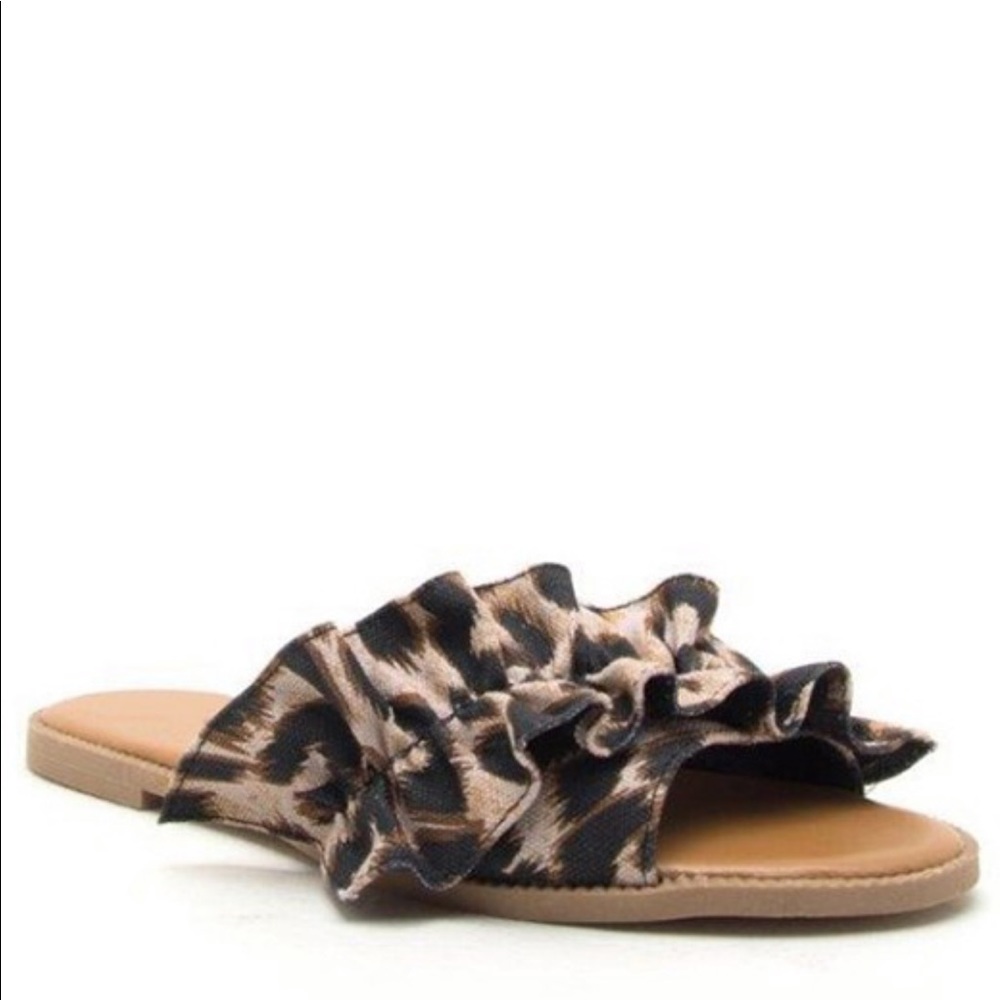 ✨RESTOCKED ✨Camel leopard canvas slides - Picture 2 of 2